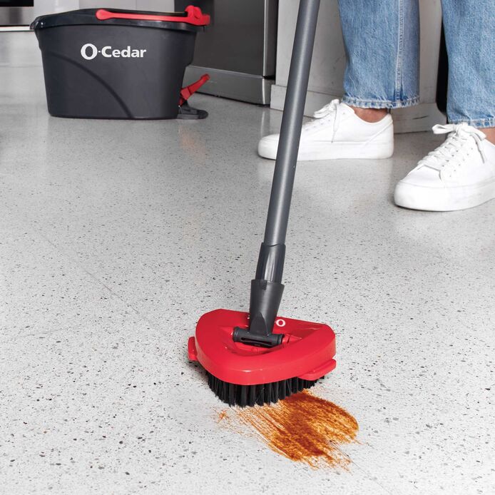 O-Cedar EasyWring Scrub Brush
